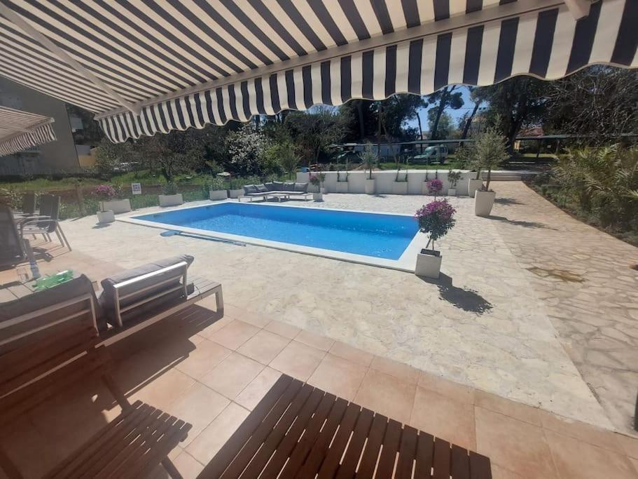 Casa Blanca, Biograd Na Moruアパートメント エクステリア 写真