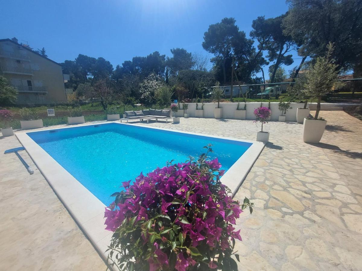 Casa Blanca, Biograd Na Moruアパートメント エクステリア 写真