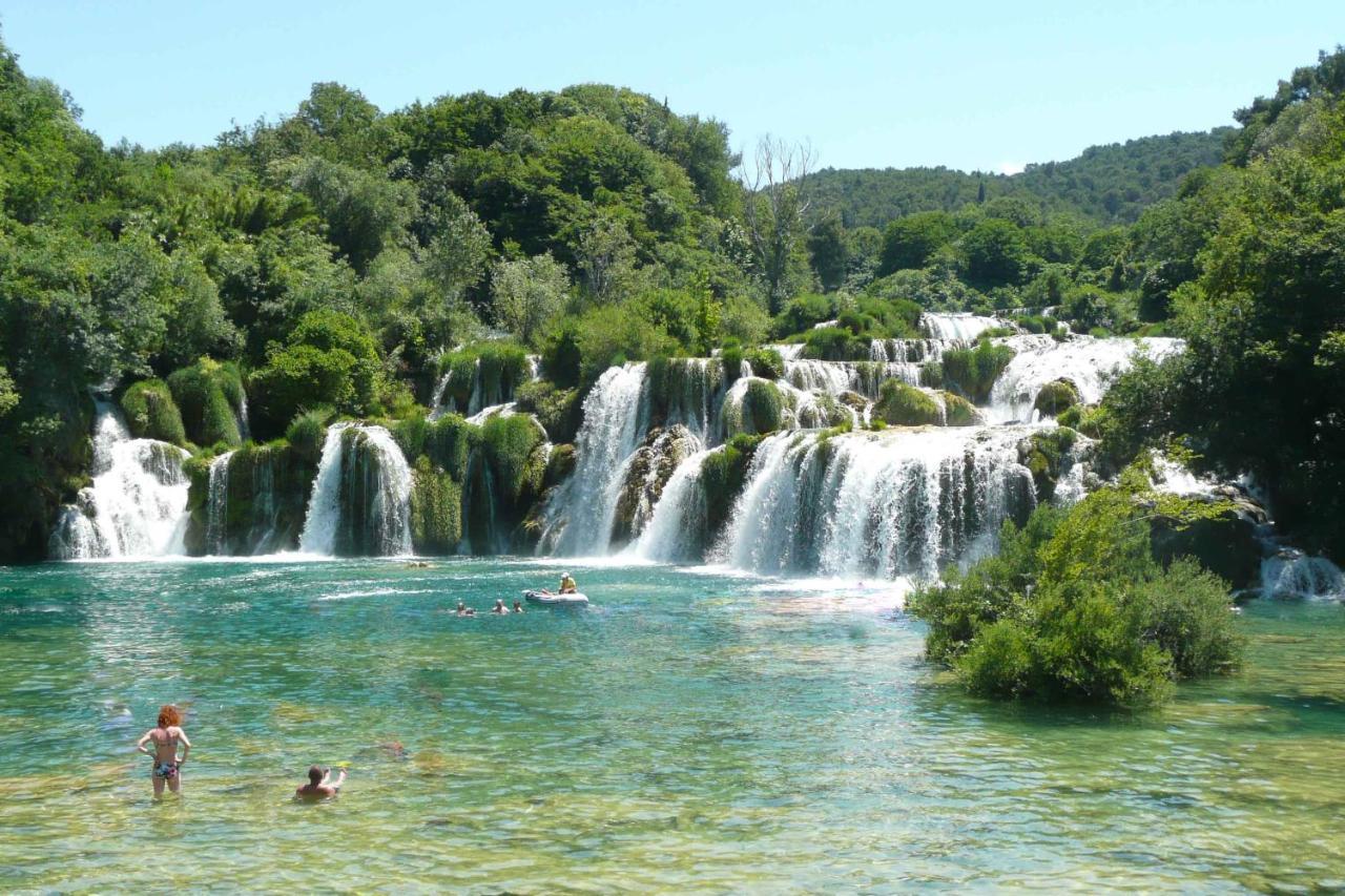 Casa Blanca, Biograd Na Moruアパートメント エクステリア 写真